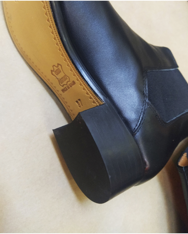 Beat Girl Black leather