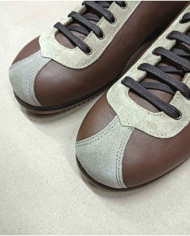 Watts Brown Liquorice Sand