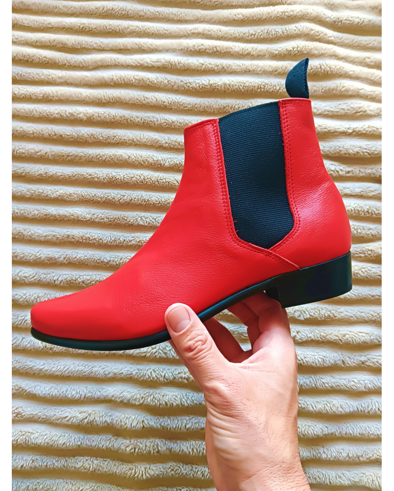 Beat Girl Red leather